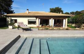 Villa – Santa Ponsa, Balearen, Spanien. 4 300 €  pro Woche