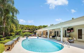 Villa – Miami, Florida, Vereinigte Staaten. 1 492 000 €