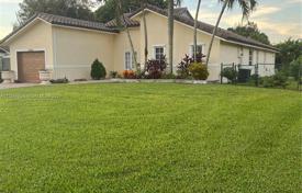 Haus in der Stadt – Plantation, Broward, Florida,  Vereinigte Staaten. $799 000