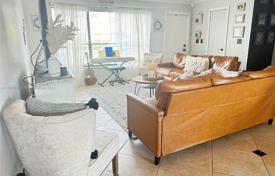 Haus in der Stadt – Pompano Beach, Florida, Vereinigte Staaten. $340 000