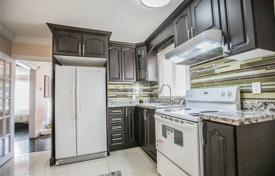 4-zimmer haus in der stadt in Scarborough, Kanada. C$1 136 000