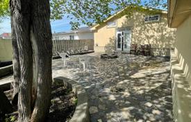 11-zimmer haus in der stadt in Etobicoke, Kanada. C$1 836 000