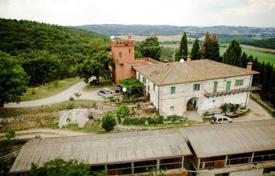 Farm – Trequanda, Toskana, Italien. 3 000 000 €