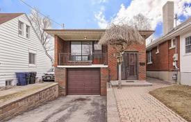 4-zimmer haus in der stadt in Scarborough, Kanada. C$1 183 000