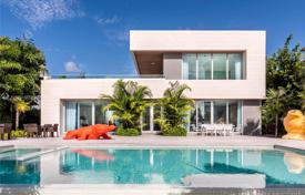 Villa – Pine Tree Drive, Miami Beach, Florida,  Vereinigte Staaten. $9 450 000