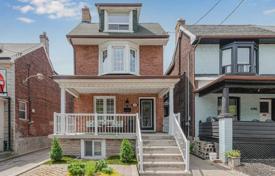 Haus in der Stadt – Lansdowne Avenue, Old Toronto, Toronto,  Ontario,   Kanada. C$1 449 000