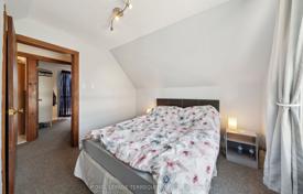 6-zimmer haus in der stadt in Etobicoke, Kanada. C$1 253 000