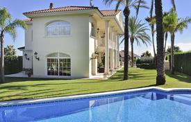 4-zimmer villa 200 m² in Barcelona, Spanien. 4 600 €  pro Woche