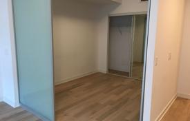 6-zimmer wohnung in Lake Shore Boulevard West, Kanada. C$918 000