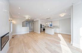 11-zimmer haus in der stadt in North York, Kanada. C$2 039 000