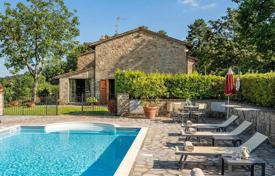 6-zimmer villa 320 m² in Castel Focognano, Italien. 1 100 000 €