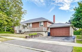 3-zimmer haus in der stadt in North York, Kanada. C$1 818 000