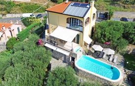 7-zimmer wohnung 126 m² in Ligurien, Italien. 520 000 €