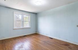 11-zimmer haus in der stadt in Etobicoke, Kanada. C$1 358 000