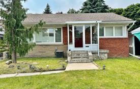 9-zimmer haus in der stadt in Scarborough, Kanada. C$1 298 000