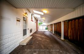 5-zimmer haus in der stadt in Etobicoke, Kanada. C$1 415 000