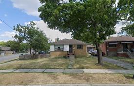 5-zimmer haus in der stadt in Etobicoke, Kanada. C$1 317 000