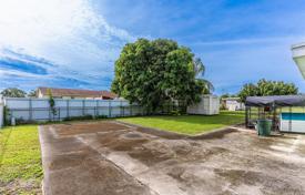 3-zimmer haus in der stadt 197 m² in Miami, Vereinigte Staaten. $600 000