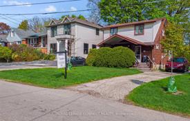 7-zimmer haus in der stadt in Etobicoke, Kanada. C$1 442 000