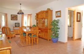 6-zimmer einfamilienhaus 206 m² in Calp, Spanien. 505 000 €