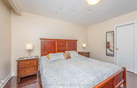 9-zimmer haus in der stadt in Etobicoke, Kanada. C$1 947 000
