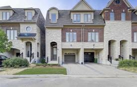 Stadthaus – Etobicoke, Toronto, Ontario,  Kanada. C$1 045 000