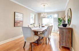 9-zimmer haus in der stadt in Scarborough, Kanada. C$1 784 000