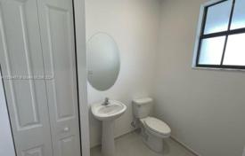 3-zimmer haus in der stadt 200 m² in Miami, Vereinigte Staaten. $485 000