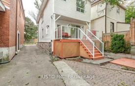 11-zimmer haus in der stadt in York, Kanada. C$1 653 000