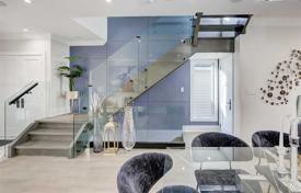 4-zimmer haus in der stadt in Etobicoke, Kanada. C$2 469 000