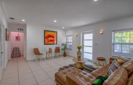 5-zimmer haus in der stadt 181 m² in Miami, Vereinigte Staaten. $765 000