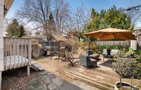 3-zimmer haus in der stadt in East York, Kanada. C$2 520 000