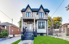 Haus in der Stadt – East York, Toronto, Ontario,  Kanada. C$1 950 000