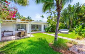 Villa – Miami Beach, Florida, Vereinigte Staaten. $2 995 000