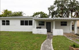 6-zimmer haus in der stadt 227 m² in North Miami, Vereinigte Staaten. $750 000