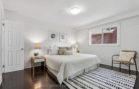 12-zimmer haus in der stadt in Scarborough, Kanada. C$2 356 000