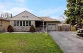 4-zimmer haus in der stadt in Scarborough, Kanada. C$1 867 000