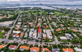 Eigentumswohnung – Pine Tree Drive, Miami Beach, Florida,  Vereinigte Staaten. 307 000 €