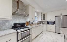 5-zimmer haus in der stadt in Scarborough, Kanada. C$2 339 000