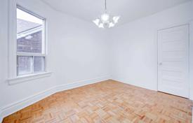 8-zimmer haus in der stadt in Old Toronto, Kanada. C$1 750 000