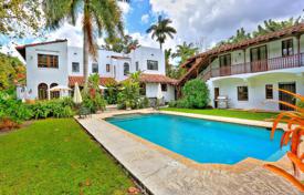 Villa – Coral Gables, Florida, Vereinigte Staaten. 2 392 000 €
