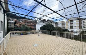 15-zimmer einfamilienhaus 375 m² in Tivat city, Montenegro. 980 000 €