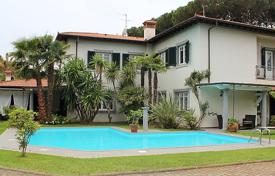 Villa – Forte dei Marmi, Toskana, Italien. 7 900 €  pro Woche