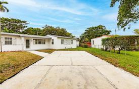 4-zimmer haus in der stadt 134 m² in Miami, Vereinigte Staaten. $535 000