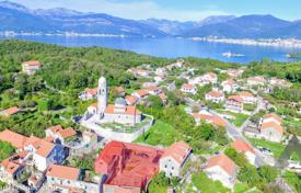 Haus in der Stadt – Radovići, Tivat, Montenegro. 300 000 €