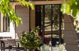 7-zimmer einfamilienhaus in Oppède, Frankreich. 995 000 €