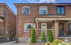 4-zimmer stadthaus in York, Kanada. C$1 043 000