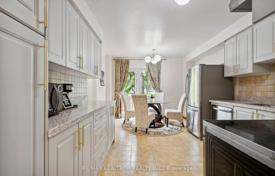 12-zimmer haus in der stadt in Scarborough, Kanada. C$1 669 000