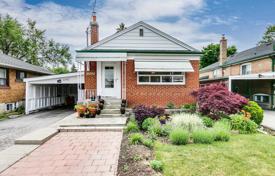 Haus in der Stadt – Scarborough, Toronto, Ontario,  Kanada. C$1 011 000
