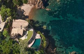 9-zimmer villa in Théoule-sur-Mer, Frankreich. 37 000 €  pro Woche